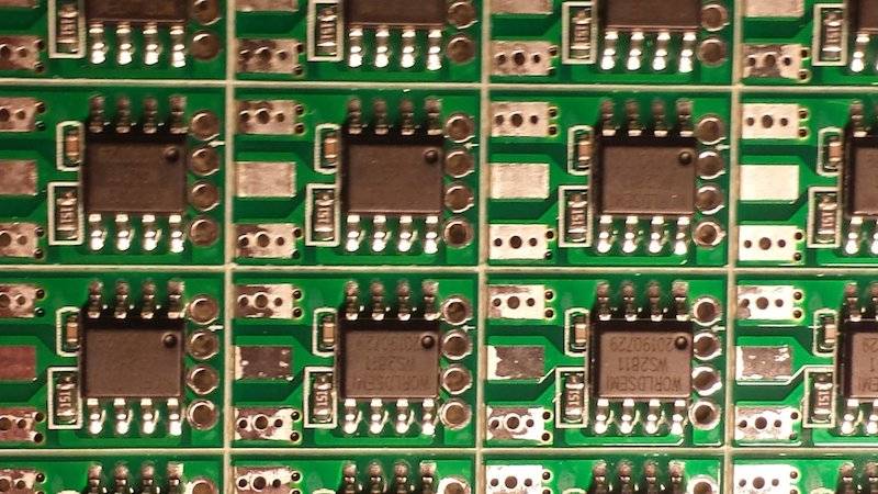 ws2811-chip.jpg ws2811-chip.jpg