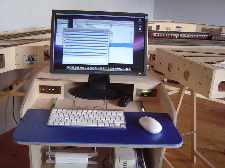 trolley-mac.jpg trolley-mac.jpg