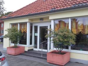 lngfld_cafe_main_entrance.jpg